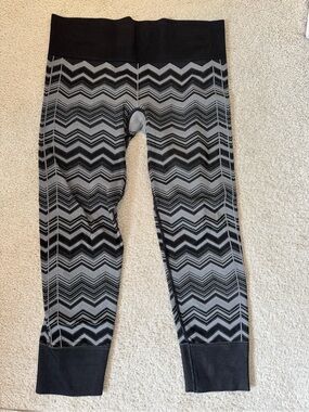 lululemon Ebb to Street Pants – Black/Grey Chevron – Yoga Leggings